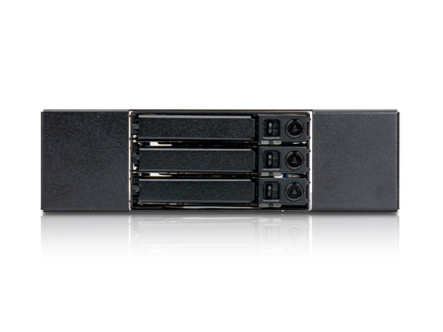 iStarUSA BPM-KCE325-HD 5.25" to 3x 2.5" 12Gb/s HDD SSD Hot-swap Rack — view 2