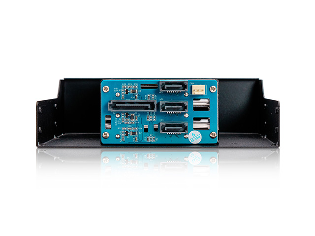 iStarUSA BPM-KCE325-HD 5.25" to 3x 2.5" 12Gb/s HDD SSD Hot-swap Rack — view 3