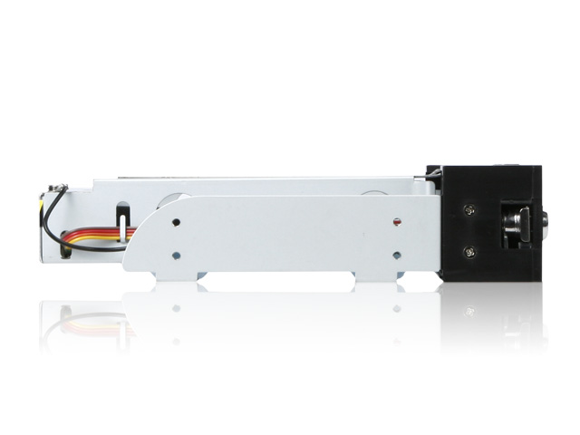 iStarUSA T5-SA Trayless 5.25" to 3.5" SATA HDD Anti-vibration Hotswap Rack — view 4